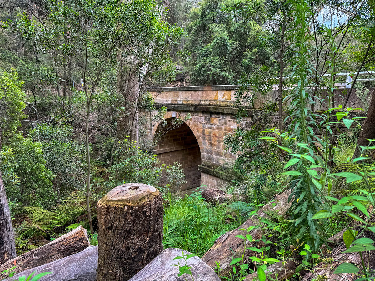Second oldest stone bridge. Built by convicts. Situated in the Blue Mountains
